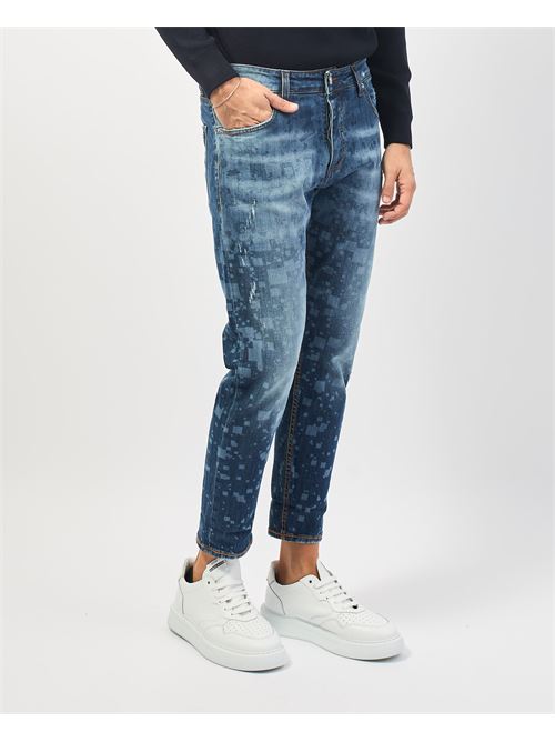 Diff?rents jeans pour hommes 5 poches avec motif all-over DIFFERENT | M02DENIM