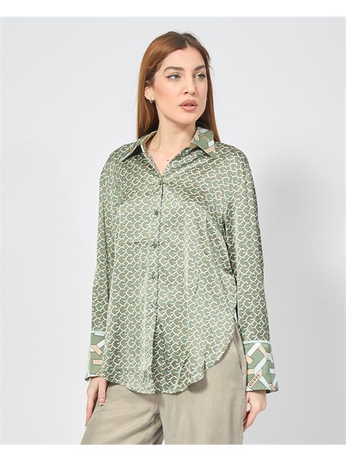 Camicia da donna Guess con logo all-over GUESS | W4YH47-WF1T2P8FS